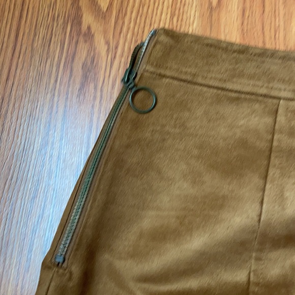 Mini skirt - Picture 2 of 3